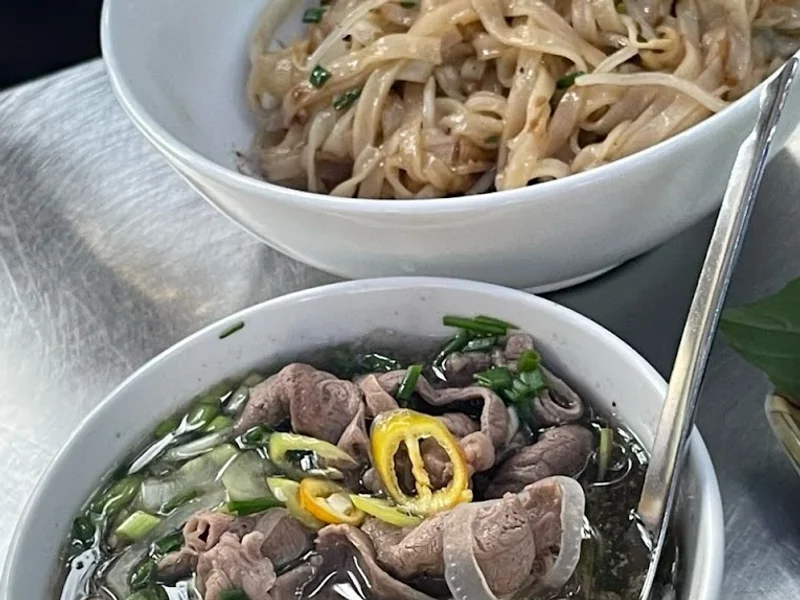 Phở Năm Ơi! Phở Trộn Bắp Hoa