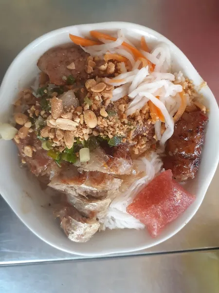 Bún thịt nướng - Ngọc Lan