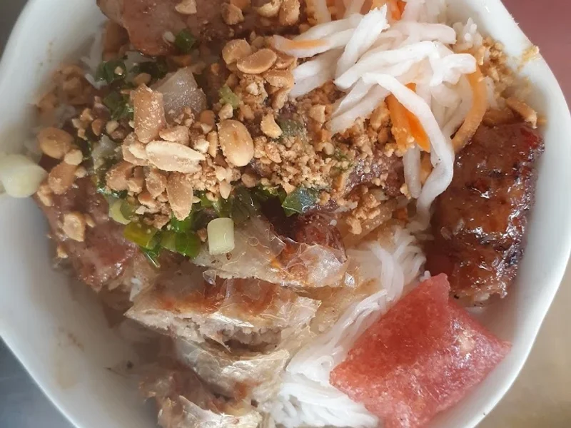 Bún thịt nướng - Ngọc Lan