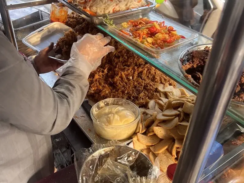 Tiệm Bánh Mì Hồng Vân 2