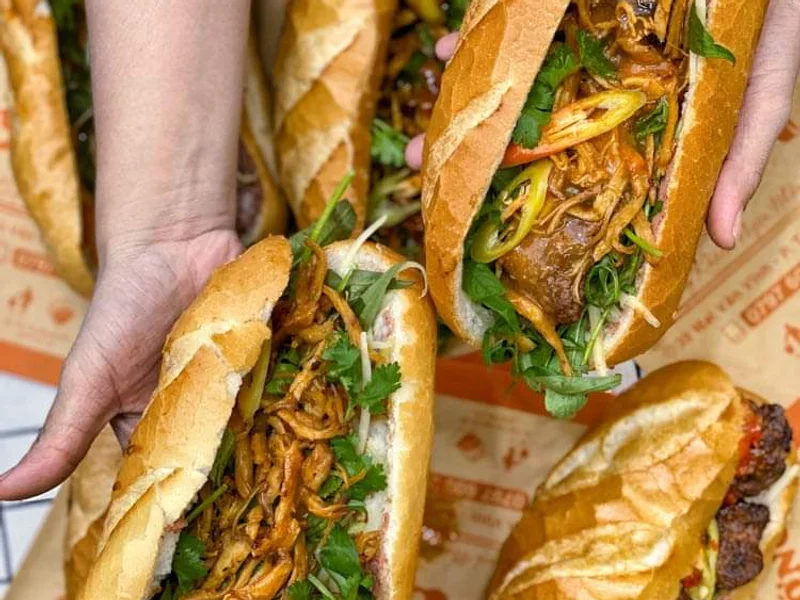 Bánh Mỳ Bò Nướng Hai Di