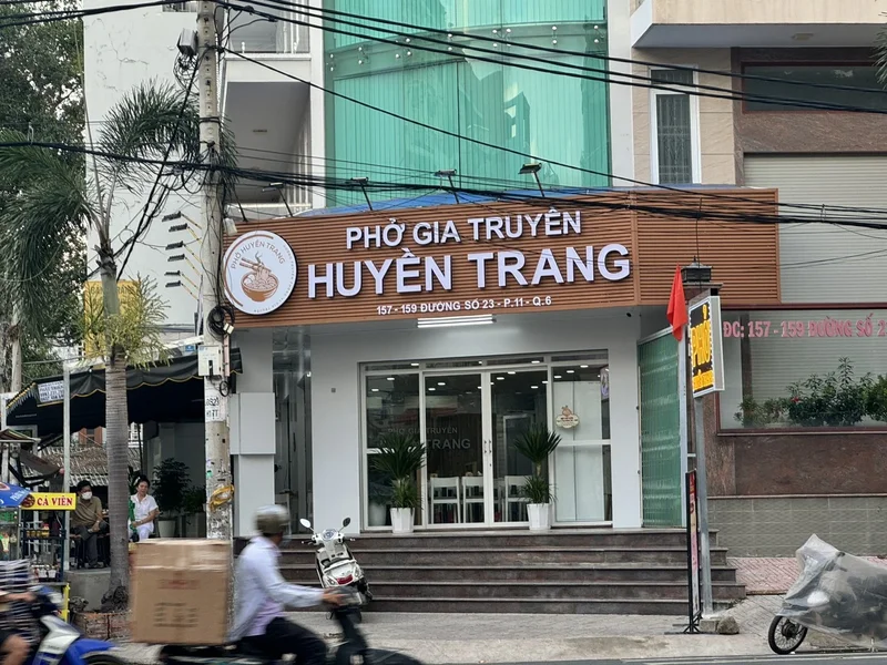 QUÁN PHỞ NGON QUẬN 6 | PHỞ GIA TRUYỀN BÌNH PHÚ | Phở Gia Truyền Huyền Trang