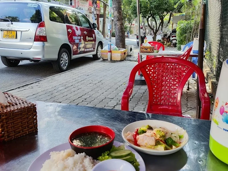 Quán cơm rang Phan Gia