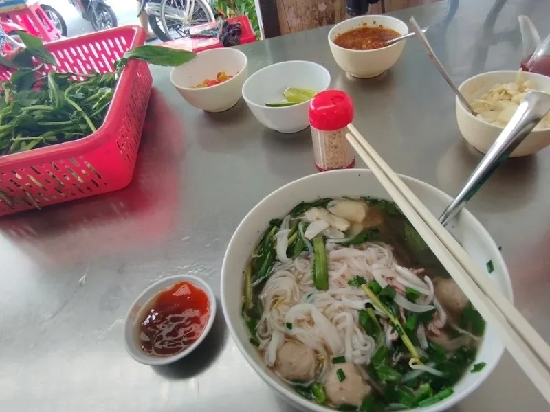 Phở Nhiều