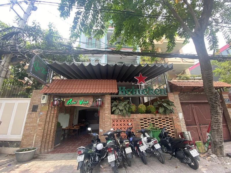 Nhà Hàng Quê Việt