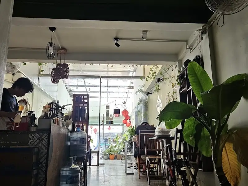 Nhà Mình Cafe