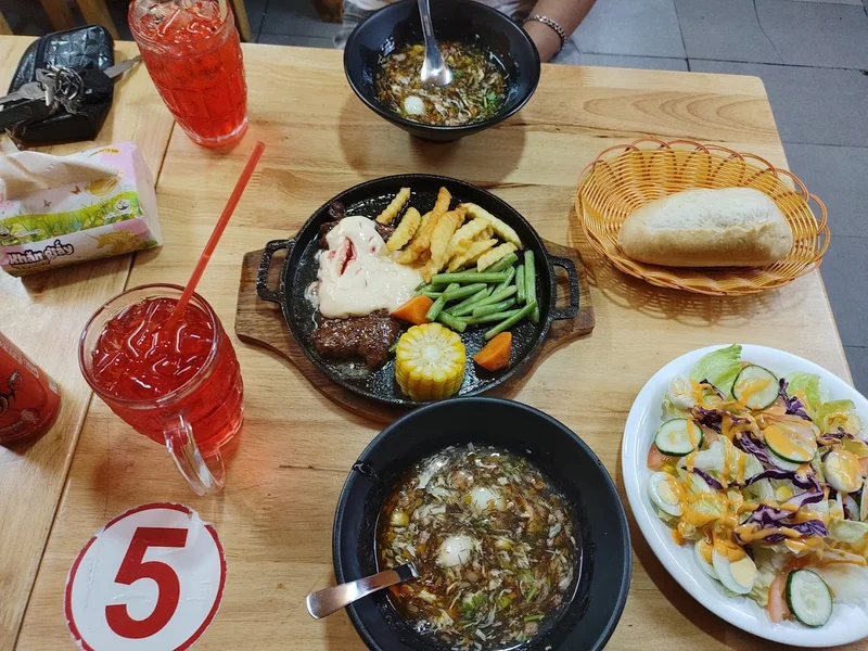 Món Huy Mê - Súp Cua & Bò Beefsteak