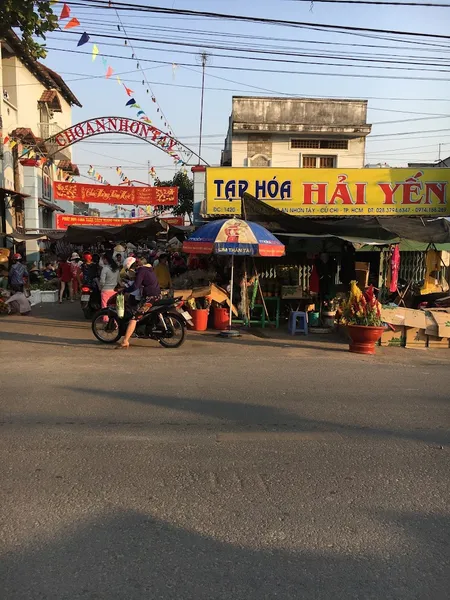 Chợ An Nhơn Tây