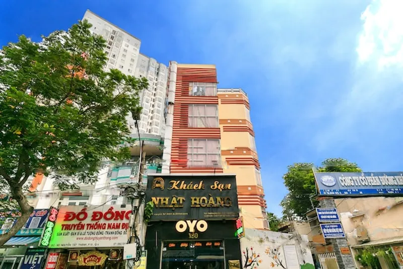 Khách Sạn Nhật Hoàng (Nhat Hoang Hotel)