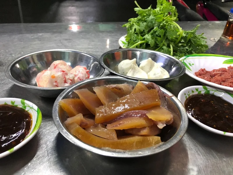 Lẩu sa tế uyên ương