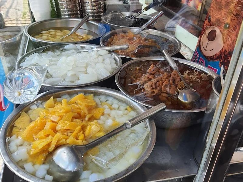 Quán Chè Thập Cẩm Phục Linh