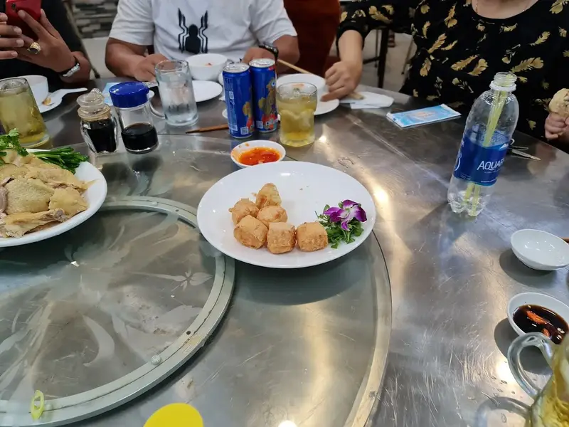 Quán Ăn Hoàng Oai