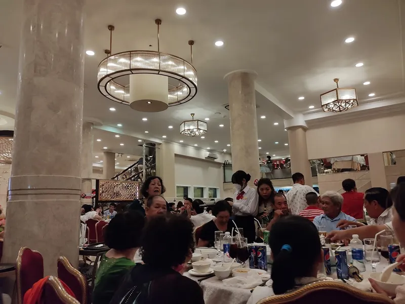 Nhà Hàng Ái Huê