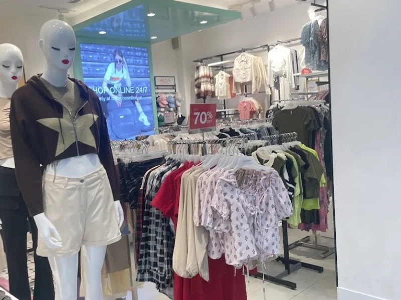 Colorbox - Vạn Hạnh Mall