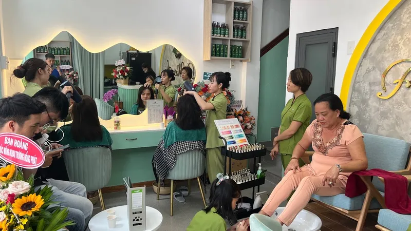 Gội đầu và Massage 100% thảo mộc Hoàng Diệu Q4