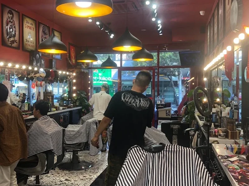 LIEM BARBER SHOP QUẬN 4 - 17 Đường 41, Phường 6, Quận 4.