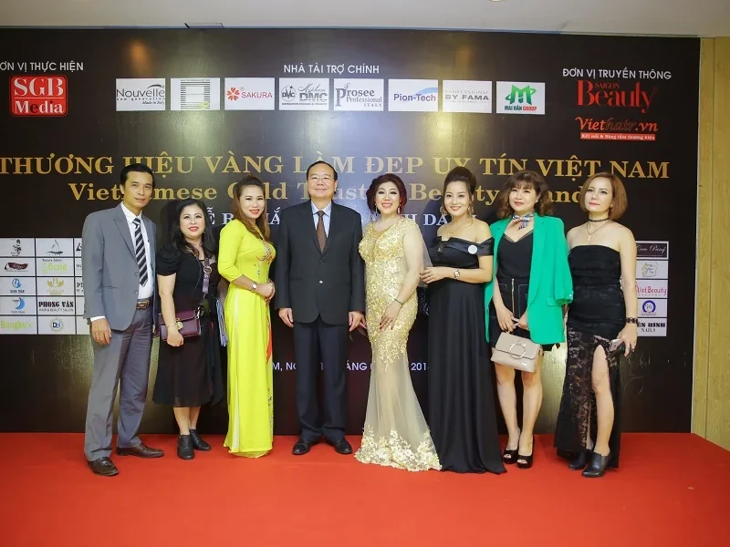 Salon tóc nữ quận 4 - Tiệm làm tóc nữ quận 4 - Hair Tố Quyên