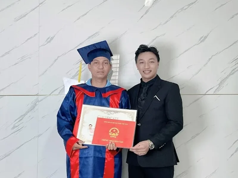 Học Viện Tóc NGÔI SAO