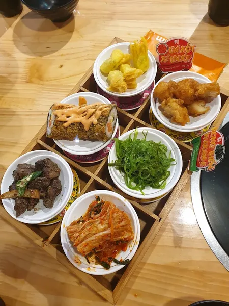 Lẩu Phan Hoàng Quốc Việt