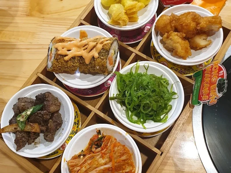 Lẩu Phan Hoàng Quốc Việt