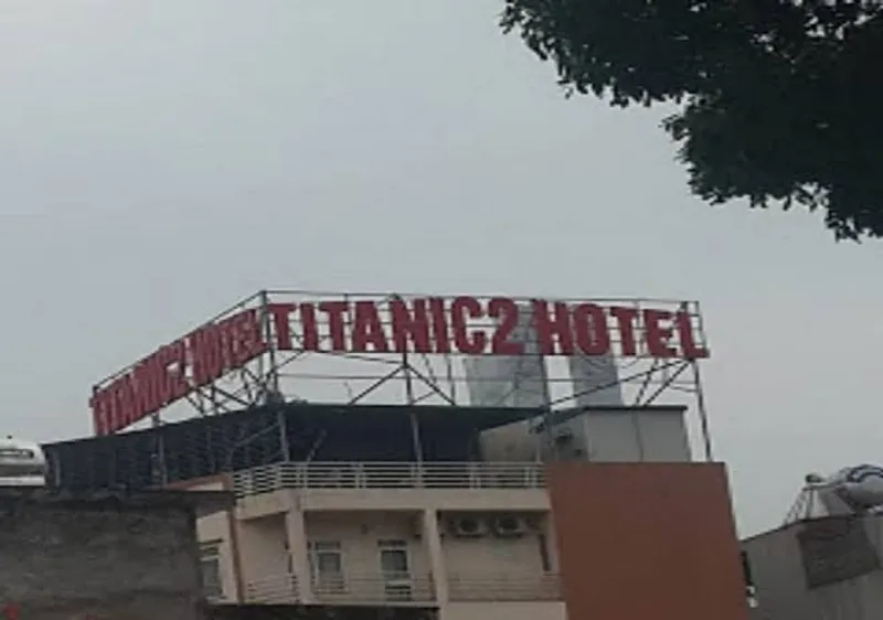 Khách sạn Titanic 2