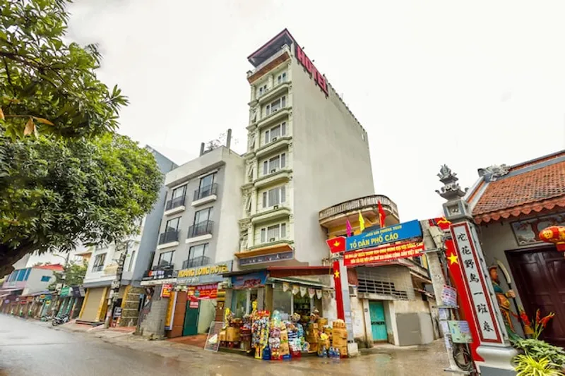 SPOT ON 693 Hoang Long Hotel
