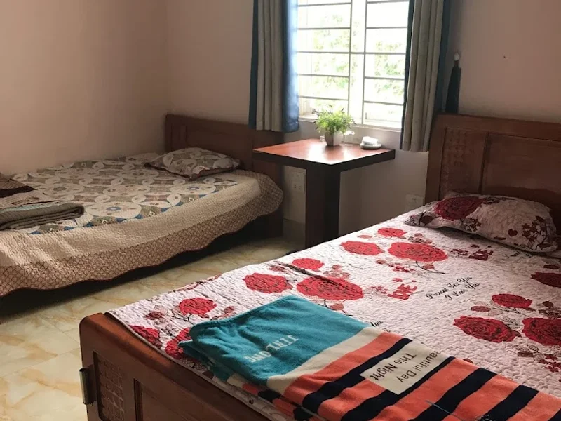 Nhà nghỉ Tùng Bách