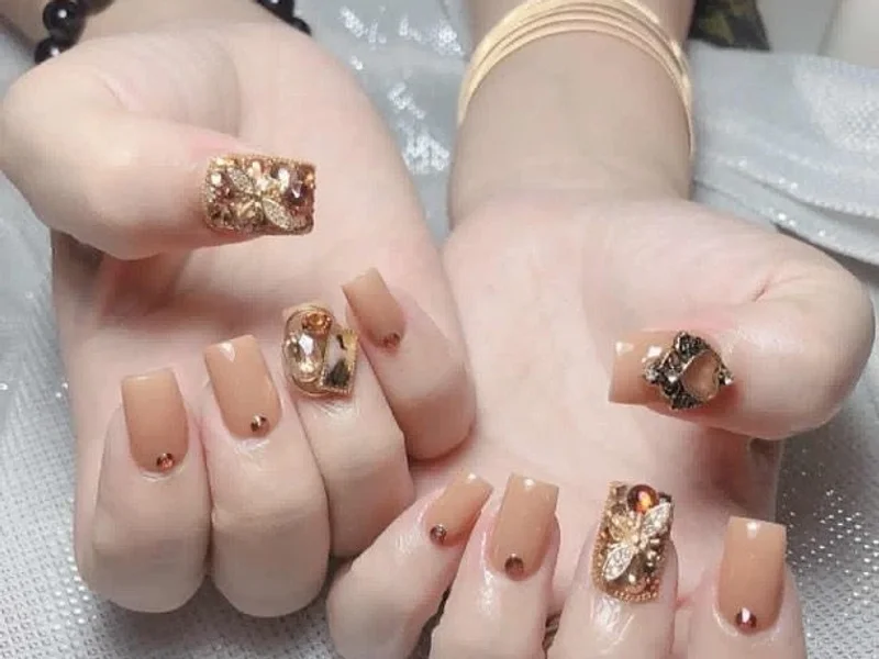 Star nails, tiệm làm móng tay và Mi