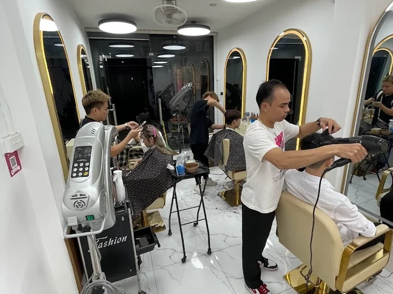 Tiệm làm tóc ba đình