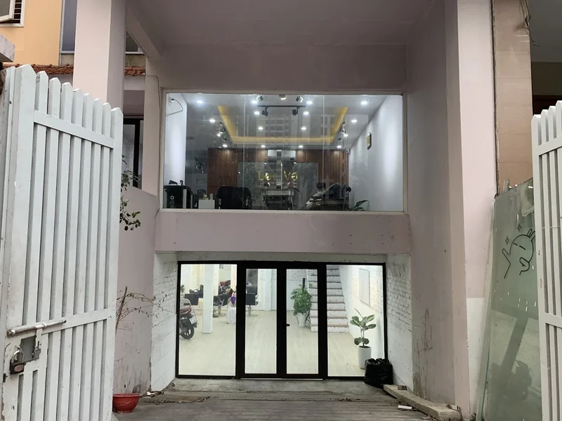 Lee Vũ - Hair Salon & Academy