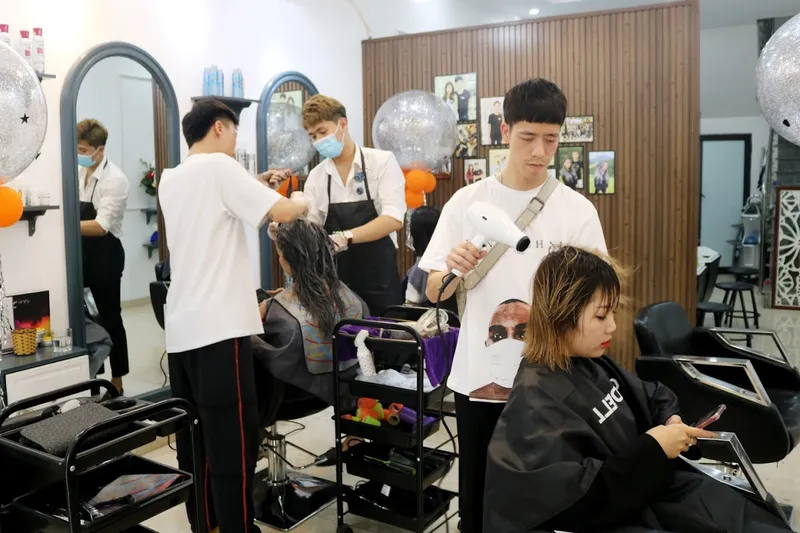 Manh Lee Hair Salon - Salon Tóc Nữ Đội Cấn Ba Đình