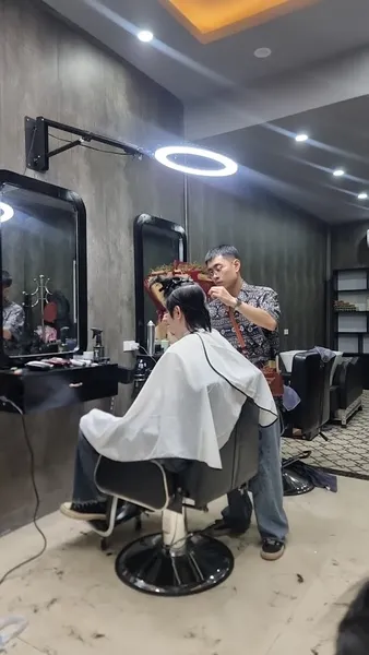 18 Barber shop