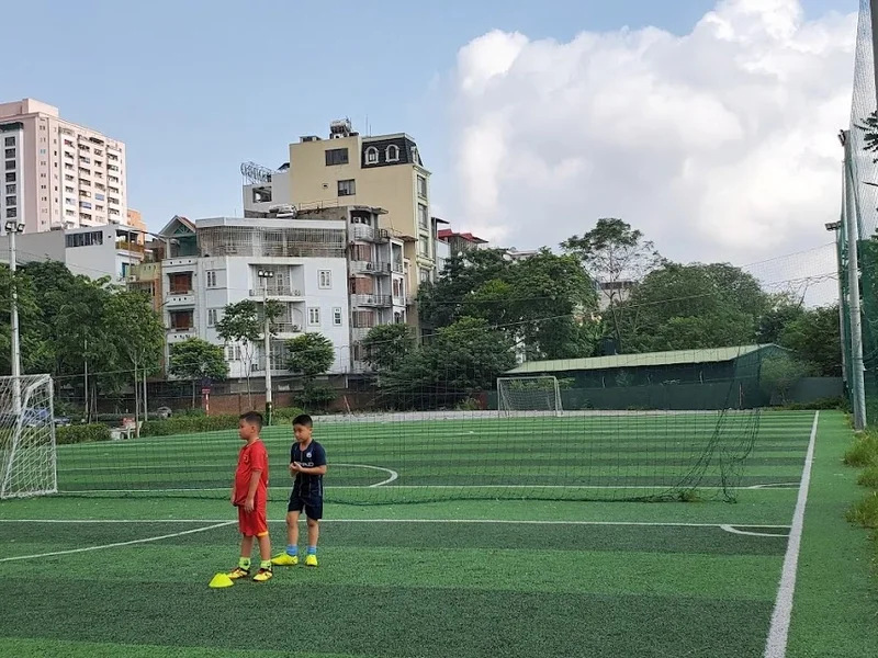 Sân bóng Nguyễn Văn Huyên