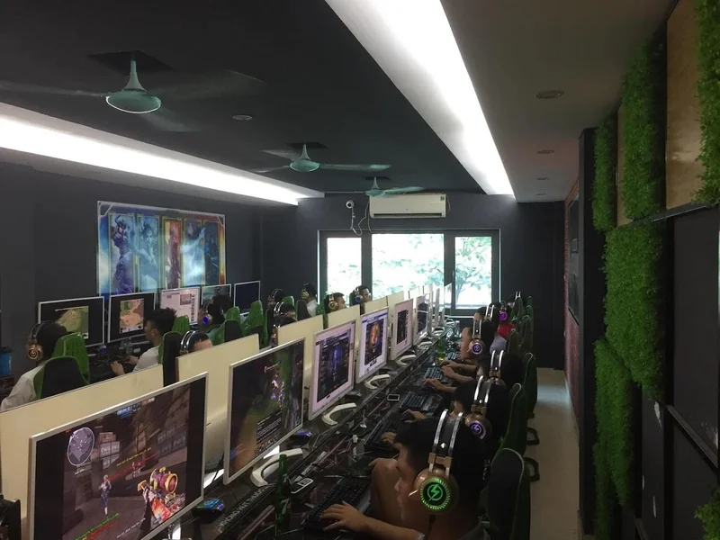 Hùng Nét Cyber Game