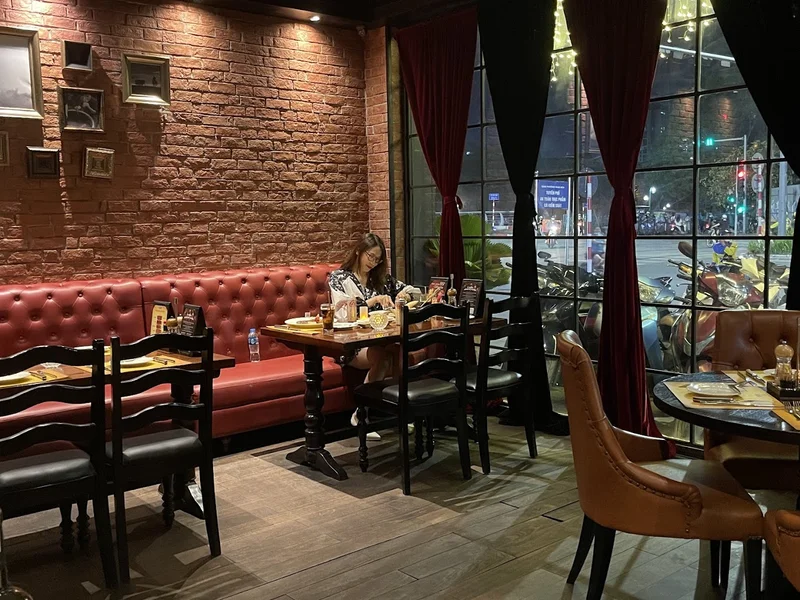 MOO BEEF STEAK NGUYỄN KHÁNH TOÀN