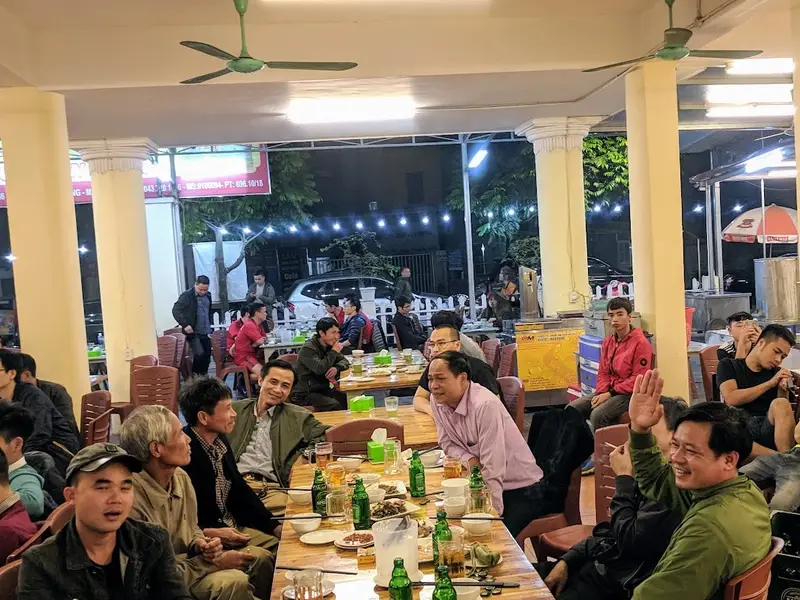 Nhà Hàng Vườn Nhãn