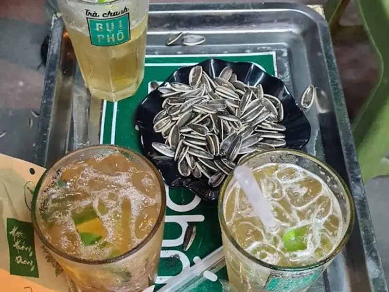 Trà chanh bụi phố