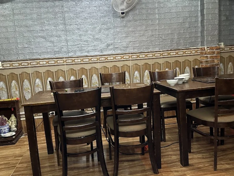 Lẩu đuôi bò Loan