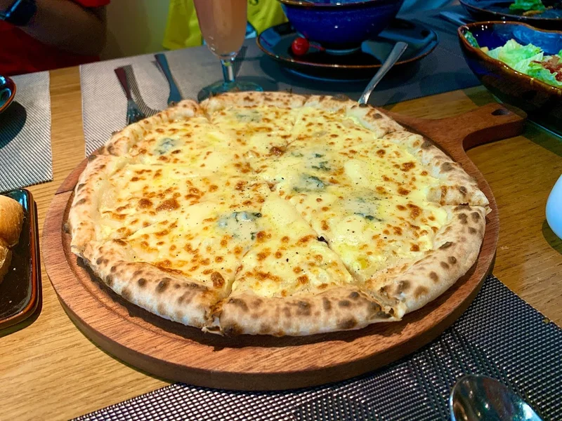 Capricciosa Vincom Metropolis
