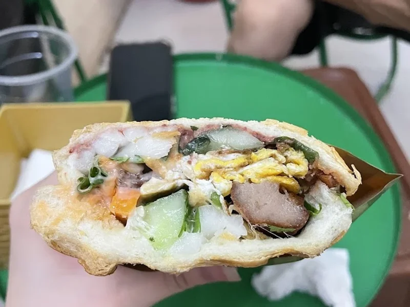 BÁNH MÌ SÀI GÒN - 204D ĐỘI CẤN