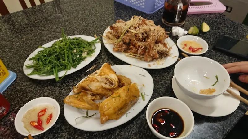 Quán Bình Gà Mạnh Hoạch