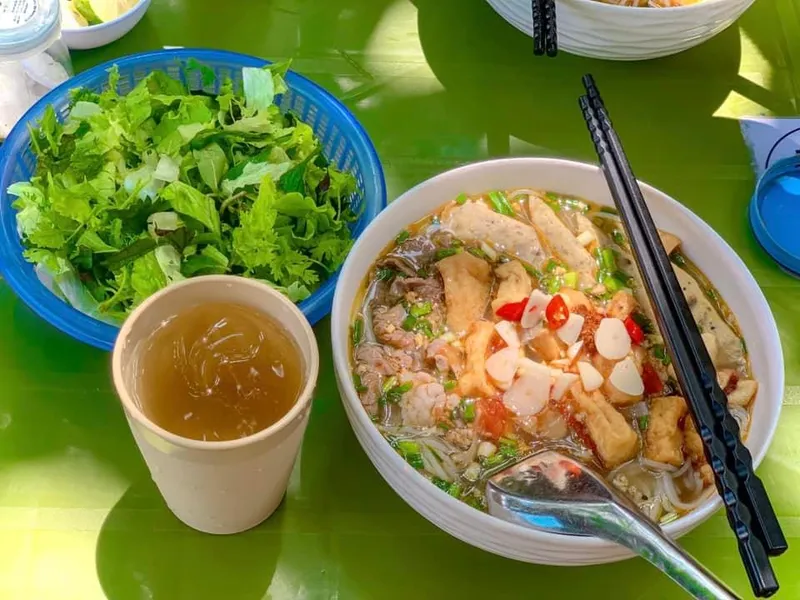 Bún riêu cua tóp mỡ Quang Anh