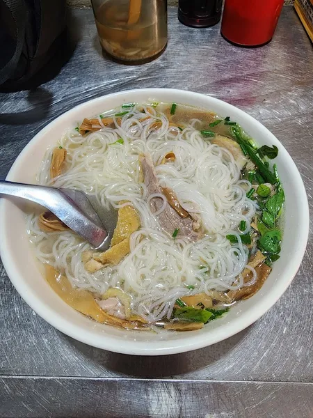 Quán bún ngan phở bò ăn sáng