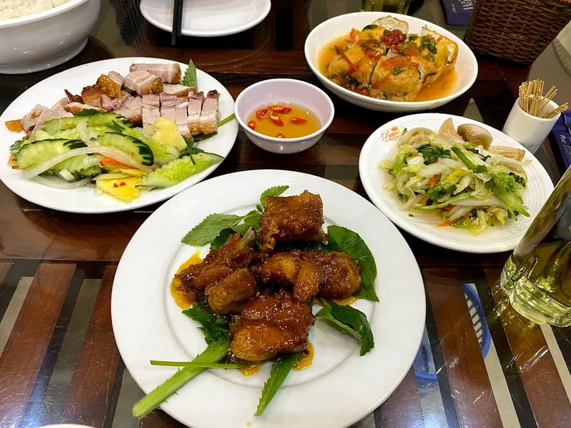 Nhà hàng Cơm Tuấn Sơn