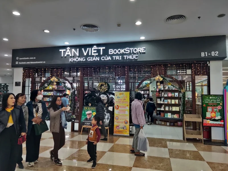 Tân Việt bookstore & wonderland