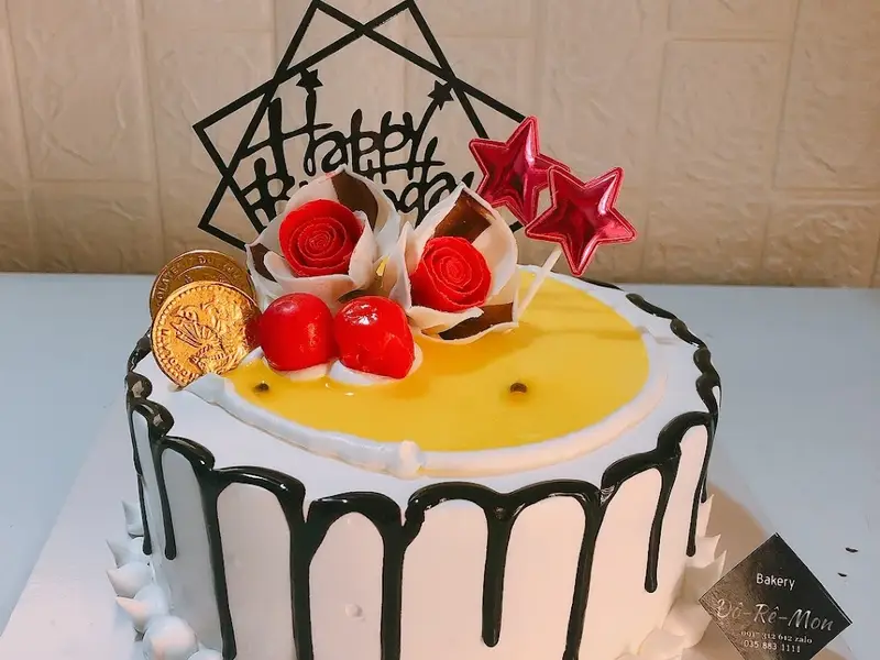 Tiệm bánh Sinh Nhật Đô-Rê-Mon