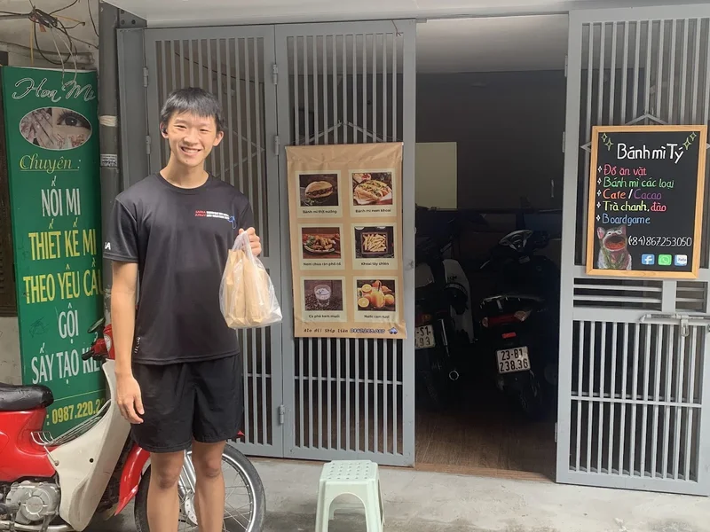 XƯỞNG ĂN VẶT - Bánh mì Tý