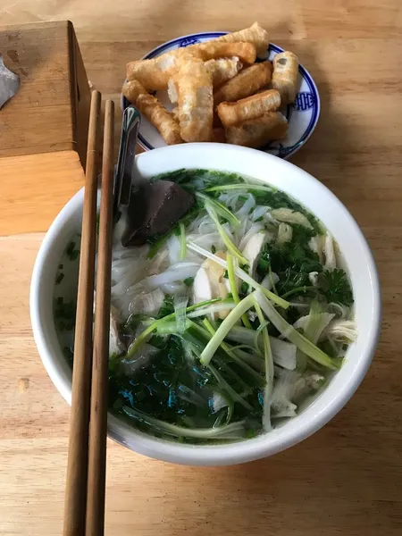 Phở Lan - chuyên gà ta