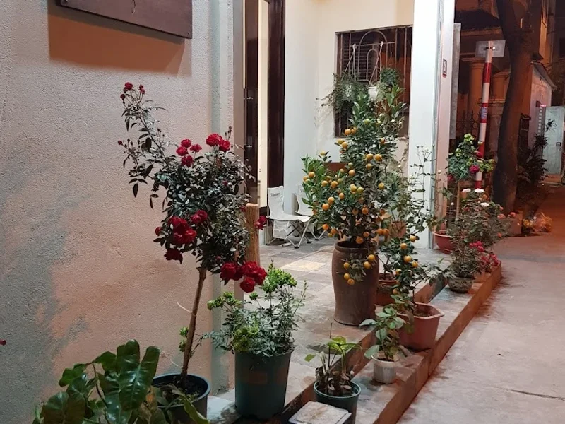 Tháng 6 Cafe