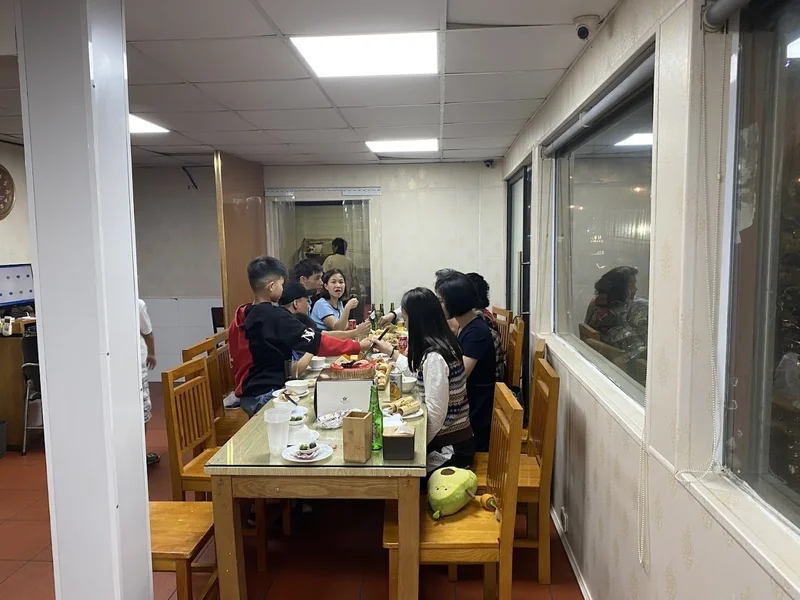 Nhà Hàng Vua Gà Nướng